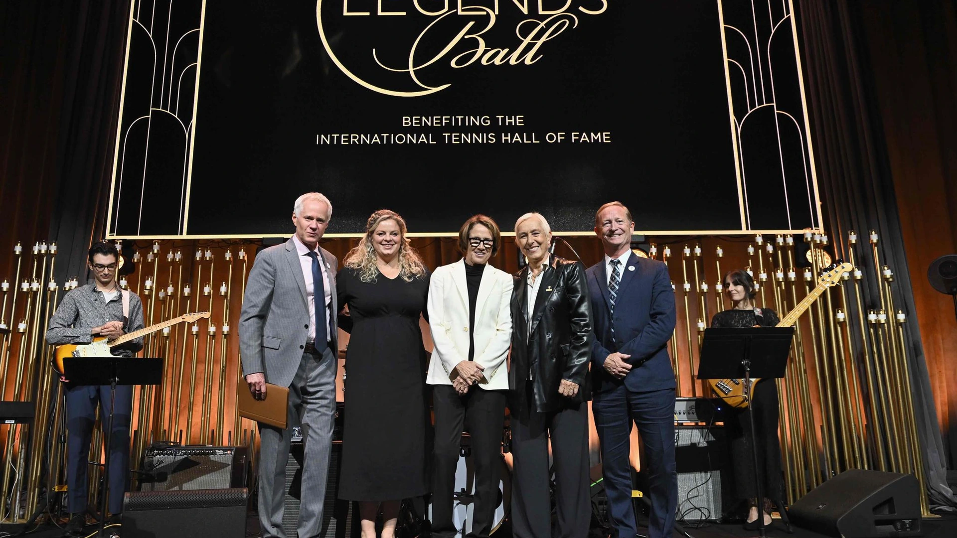 メアリー・カリロは2026年Legends Ballで他の殿堂入り選手たちとともにステージに登場