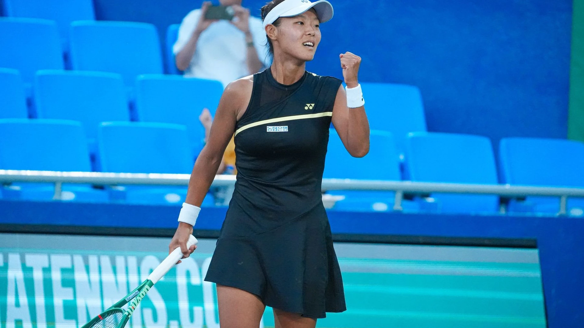 Wild card Dayeon Back holds her nerve to upset Yue Yuan in Seoul