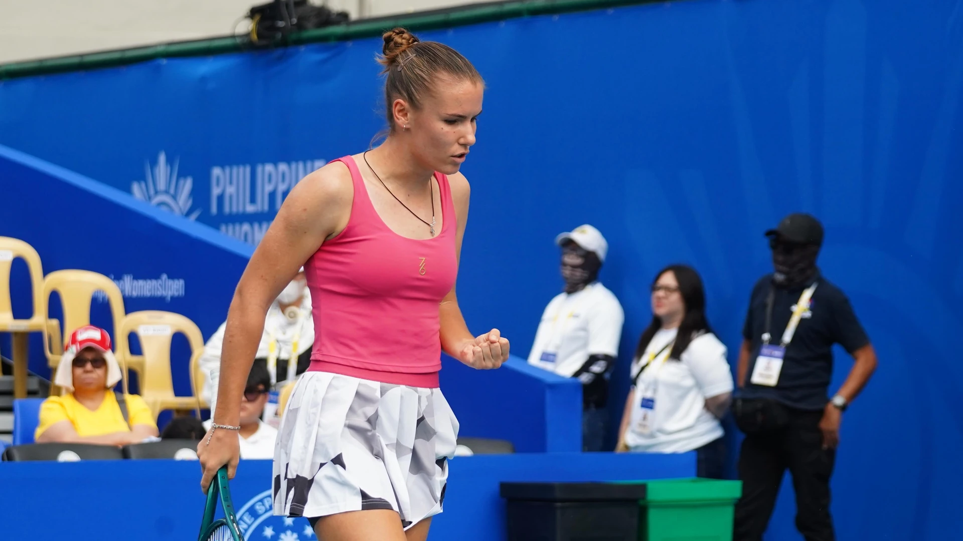 Tatiana Prozorova når sin första WTA-semifinal innan skadan avslutar hennes Singapore-satsning