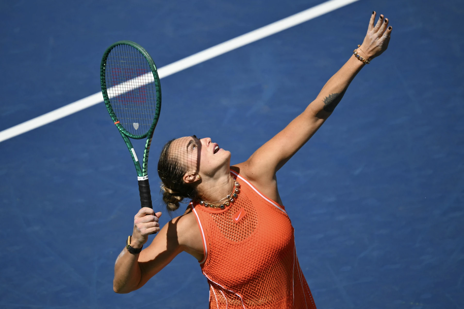 Imagen de apoyo para Sabalenka absorbe la presión final de Rakhimova y extiende su racha de victorias en Nueva York
