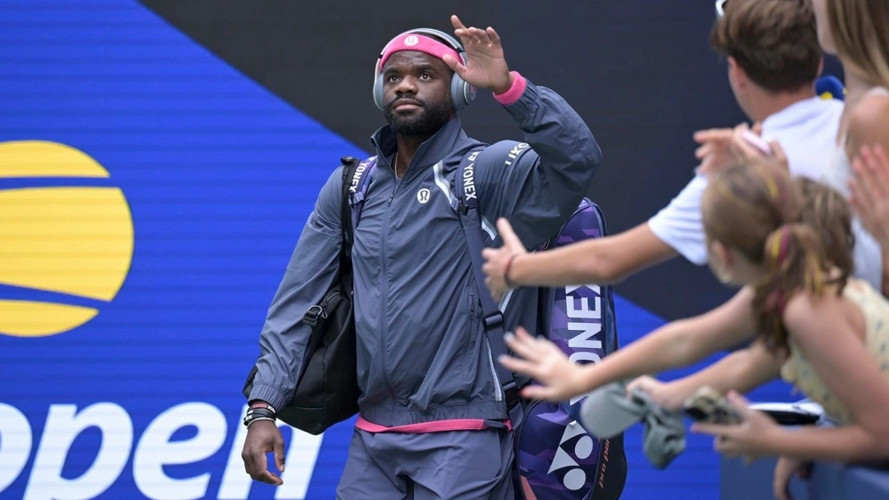 Imagen de apoyo para Frances Tiafoe derrota a Daniil Medvedev en tres sets y alcanza otro cuarto de final del US Open